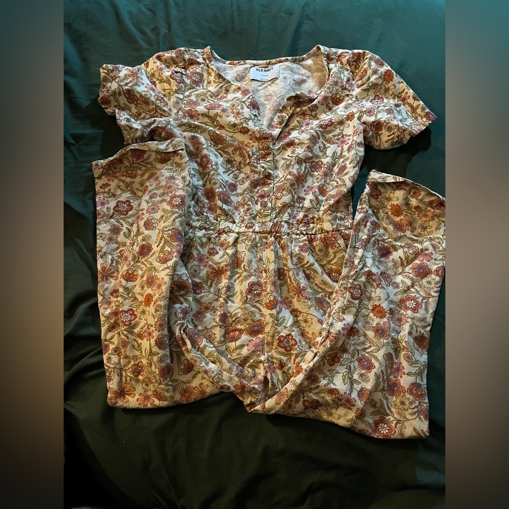 OLD Navy floral juniors romper - filagree, flowers, cream